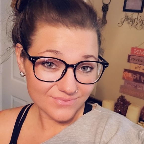 ๐ต POSH AMBASSADOR ๐ต - Picture 2 of 3